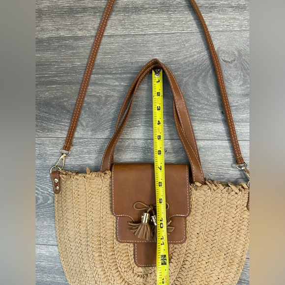 NWOT, Summer Halfmoon Raffia Straw Shoulder Crossbody Handbag Vegan Leather - Picture 9 of 11